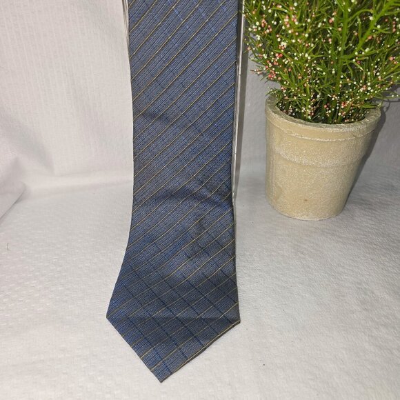 JOSEPH $ FIESS INTERNATIONAL SILK TIE BLUE WITH GOLD PLAID EUC - Picture 2 of 7